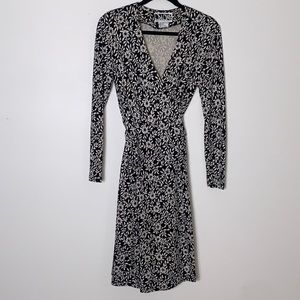 DIANE VON FURSTENBERG Vintage Wrap Dress Flowers Black & White